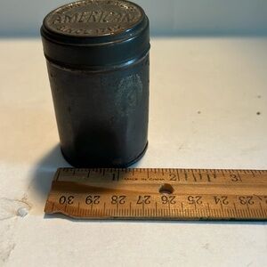 Quality Snuff American since 1782 tin